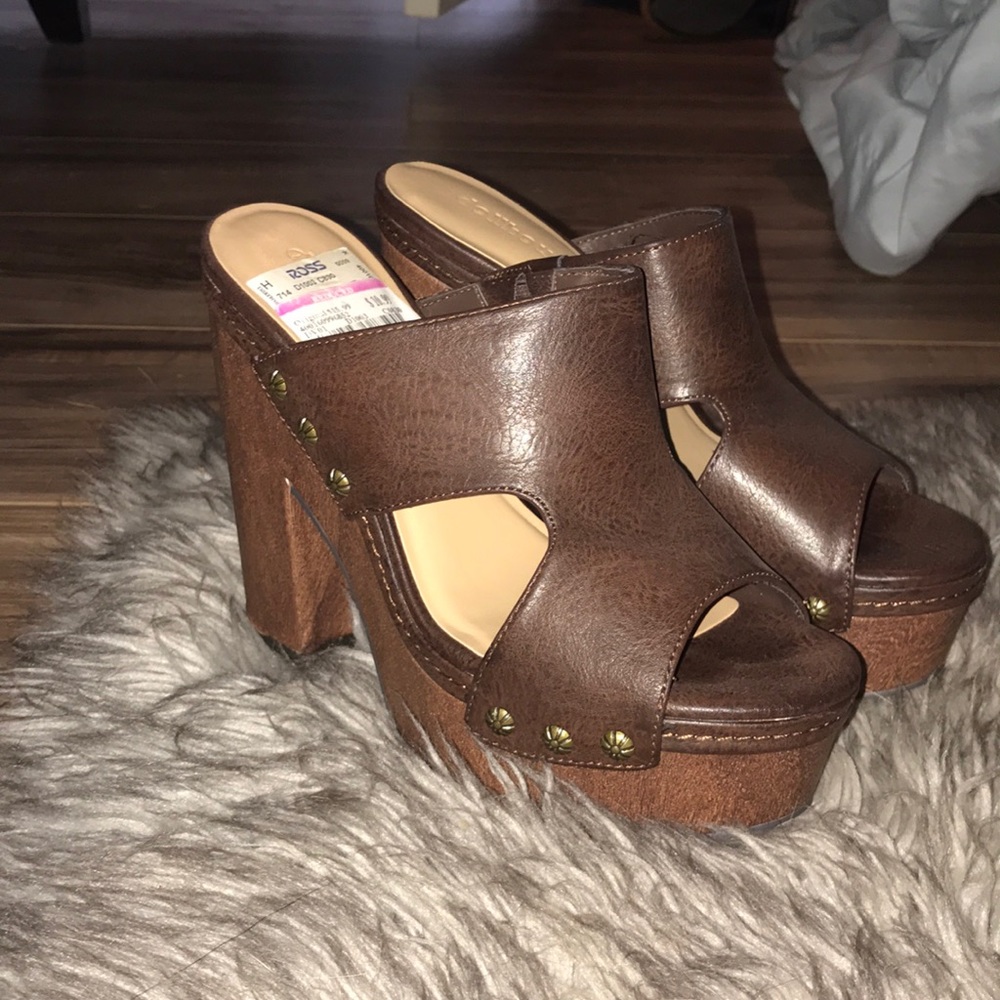 Brown chunky heal wedges